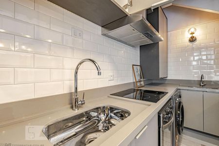 Cozinha de apartamento para alugar com 2 quartos, 92m² em Centro, Curitiba