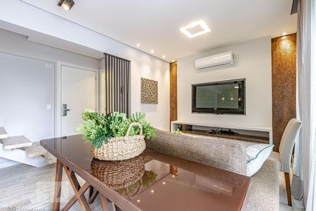 Sala de Estar e Jantar de apartamento para alugar com 2 quartos, 92m² em Centro, Curitiba