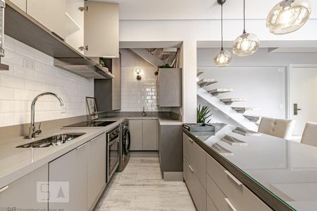 Cozinha de apartamento para alugar com 2 quartos, 92m² em Centro, Curitiba