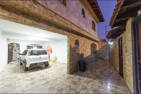 Casa à venda com 200m², 4 quartos e 2 vagas