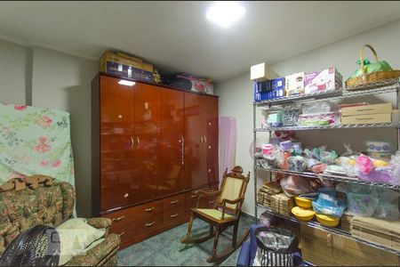 Casa à venda com 200m², 4 quartos e 2 vagas Casa à venda com 200m², 4 quartos e 2 vagasQuarto 4