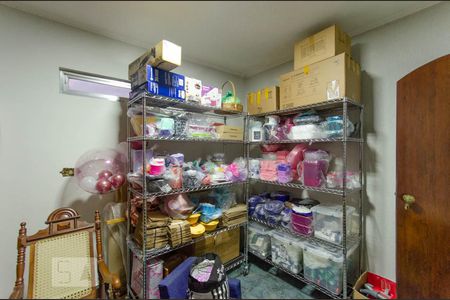 Casa à venda com 200m², 4 quartos e 2 vagas Casa à venda com 200m², 4 quartos e 2 vagasQuarto 4