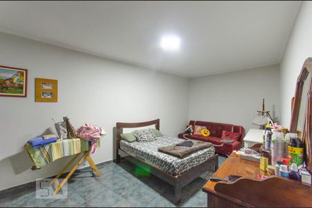 Casa à venda com 200m², 4 quartos e 2 vagas Casa à venda com 200m², 4 quartos e 2 vagasQuarto 2