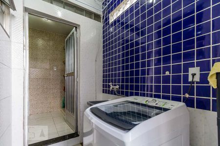 Casa à venda com 250m², 6 quartos e 2 vagas Casa à venda com 250m², 6 quartos e 2 vagasÁrea de Serviço