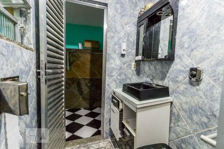 Casa à venda com 250m², 6 quartos e 2 vagas Casa à venda com 250m², 6 quartos e 2 vagasBanheiro