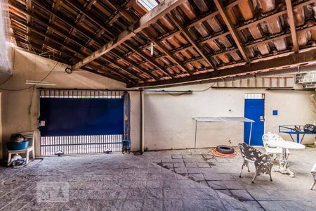 Casa à venda com 250m², 6 quartos e 2 vagas Casa à venda com 250m², 6 quartos e 2 vagasGaragem