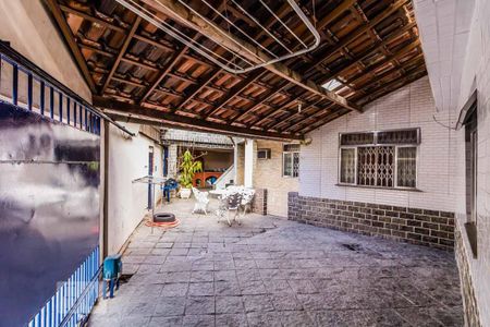 Casa à venda com 250m², 6 quartos e 2 vagas Casa à venda com 250m², 6 quartos e 2 vagasGaragem