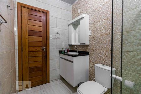 Casa à venda com 250m², 6 quartos e 2 vagas Casa à venda com 250m², 6 quartos e 2 vagasBanheiro