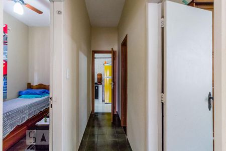 Casa à venda com 250m², 6 quartos e 2 vagas Casa à venda com 250m², 6 quartos e 2 vagasCorredor