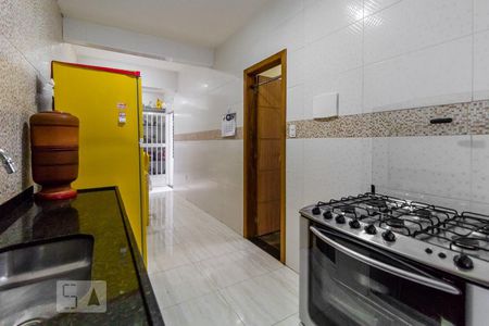 Casa à venda com 250m², 6 quartos e 2 vagas Casa à venda com 250m², 6 quartos e 2 vagasCozinha