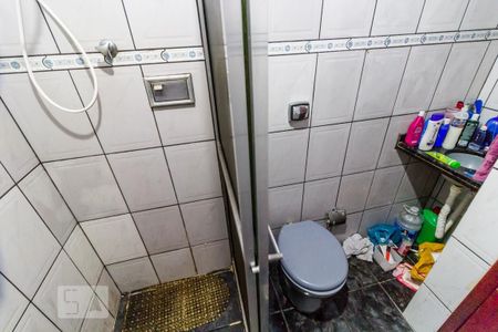 Casa à venda com 250m², 6 quartos e 2 vagas Casa à venda com 250m², 6 quartos e 2 vagasBanheiro