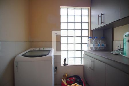 Casa à venda com 300m², 3 quartos e 3 vagasÁrea de Serviço