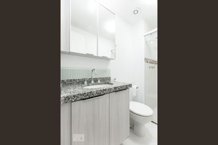 Banheiro de kitnet/studio para alugar com 1 quarto, 26m² em Campos Elíseos, São Paulo