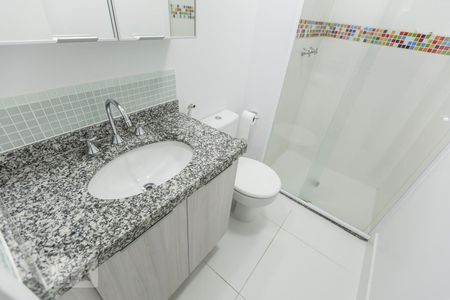 Banheiro de kitnet/studio para alugar com 1 quarto, 26m² em Campos Elíseos, São Paulo