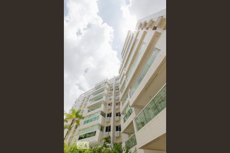 Apartamento à venda com 65m², 2 quartos e 1 vagaFachada