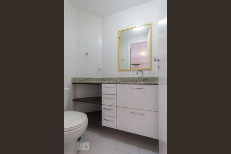 Apartamento à venda com 65m², 2 quartos e 1 vagaBanheiro da Suíte