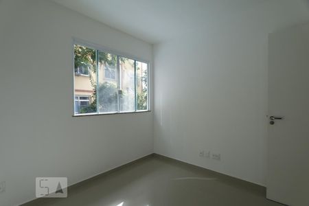 Quarto suite 1 de casa de condomínio para alugar com 5 quartos, 180m² em Freguesia , Rio de Janeiro