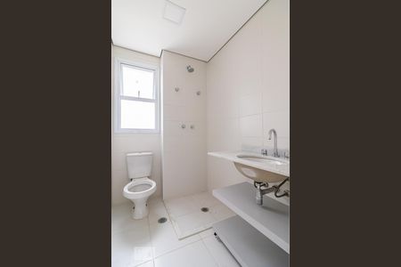 Banheiro do Corredor de apartamento para alugar com 2 quartos, 65m² em Alphaville Industrial, Barueri