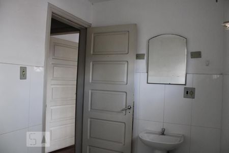 Casa à venda com 100m², 4 quartos e 1 vagaBanheiro social