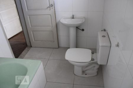 Casa à venda com 100m², 4 quartos e 1 vagaBanheiro social