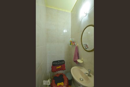 Casa à venda com 179m², 4 quartos e 2 vagasBanheiro de Serviço