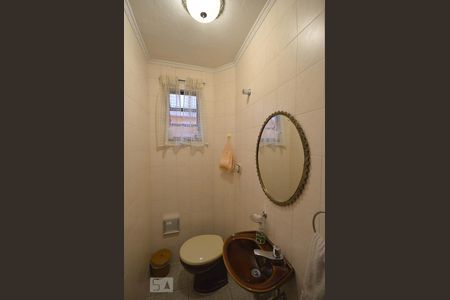 Casa à venda com 179m², 4 quartos e 2 vagasLavabo