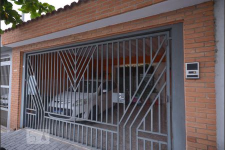 Casa à venda com 179m², 4 quartos e 2 vagasFachada