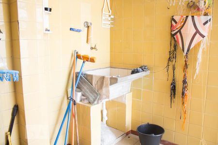 Casa à venda com 205m², 5 quartos e 6 vagas Casa à venda com 205m², 5 quartos e 6 vagasLavanderia