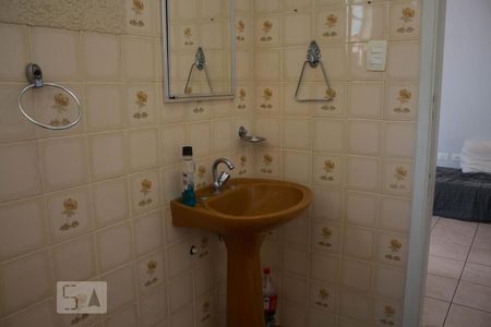 Casa à venda com 205m², 5 quartos e 6 vagas Casa à venda com 205m², 5 quartos e 6 vagasBanheiro 2