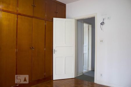 Casa à venda com 205m², 5 quartos e 6 vagas Casa à venda com 205m², 5 quartos e 6 vagasQuarto 1