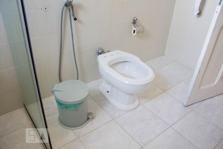 Casa à venda com 205m², 5 quartos e 6 vagas Casa à venda com 205m², 5 quartos e 6 vagasBanheiro 1