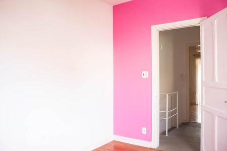 Casa à venda com 205m², 5 quartos e 6 vagas Casa à venda com 205m², 5 quartos e 6 vagasQuarto 2