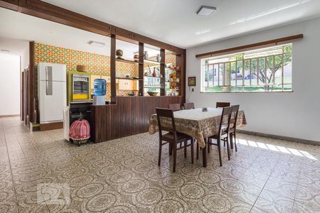 Casa à venda com 600m², 3 quartos e 7 vagas Casa à venda com 600m², 3 quartos e 7 vagasCozinha