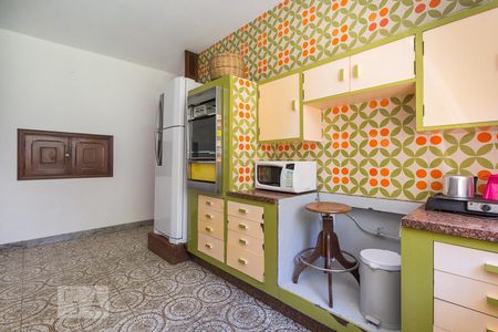 Casa à venda com 600m², 3 quartos e 7 vagas Casa à venda com 600m², 3 quartos e 7 vagasCozinha