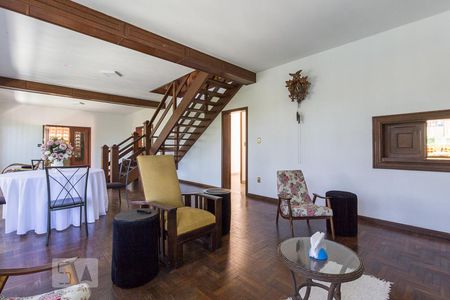 Casa à venda com 600m², 3 quartos e 7 vagas Casa à venda com 600m², 3 quartos e 7 vagasSala 2