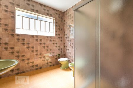 Casa à venda com 600m², 3 quartos e 7 vagas Casa à venda com 600m², 3 quartos e 7 vagasBanheiro