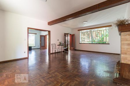 Casa à venda com 600m², 3 quartos e 7 vagas Casa à venda com 600m², 3 quartos e 7 vagasSala 2