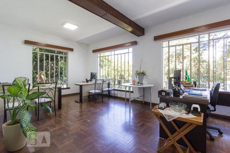 Casa à venda com 600m², 3 quartos e 7 vagas Casa à venda com 600m², 3 quartos e 7 vagasQuarto 3