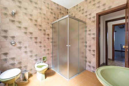 Casa à venda com 600m², 3 quartos e 7 vagas Casa à venda com 600m², 3 quartos e 7 vagasBanheiro