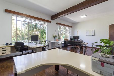 Casa à venda com 600m², 3 quartos e 7 vagas Casa à venda com 600m², 3 quartos e 7 vagasQuarto 3