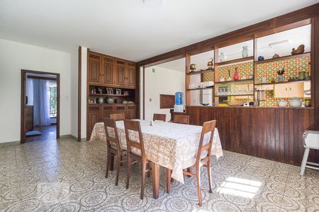 Casa à venda com 600m², 3 quartos e 7 vagas Casa à venda com 600m², 3 quartos e 7 vagasCozinha