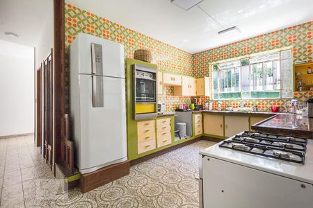 Casa à venda com 600m², 3 quartos e 7 vagas Casa à venda com 600m², 3 quartos e 7 vagasCozinha