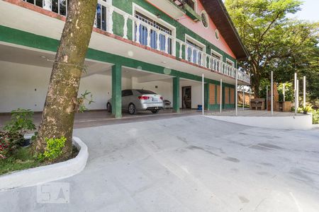 Casa à venda com 600m², 3 quartos e 7 vagas Casa à venda com 600m², 3 quartos e 7 vagasGaragem