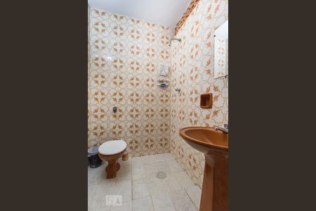 Casa à venda com 600m², 3 quartos e 7 vagas Casa à venda com 600m², 3 quartos e 7 vagasBanheiro de Serviço