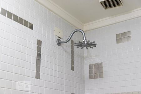 Casa à venda com 144m², 3 quartos e 2 vagasChuveiro