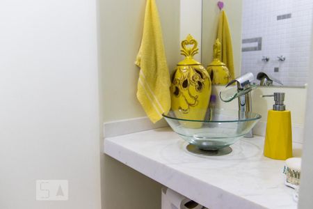 Casa à venda com 144m², 3 quartos e 2 vagasBanheiro Suíte 1