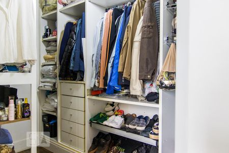 Casa à venda com 144m², 3 quartos e 2 vagasCloset