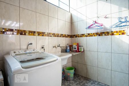 Casa à venda com 230m², 3 quartos e 4 vagasLavanderia
