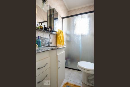 Casa à venda com 230m², 3 quartos e 4 vagasBanheiro da Suíte 1