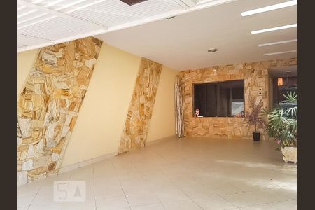 Casa à venda com 230m², 3 quartos e 4 vagasGaragem